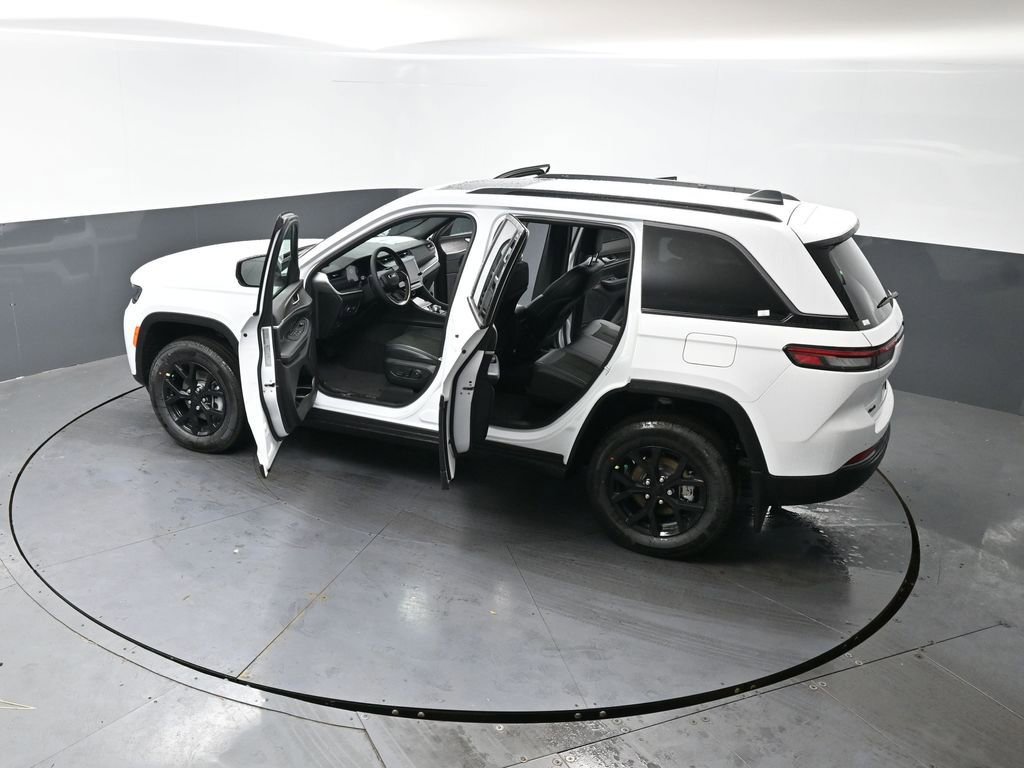 New 2026 Jeep Grand Cherokee Altitude image 46