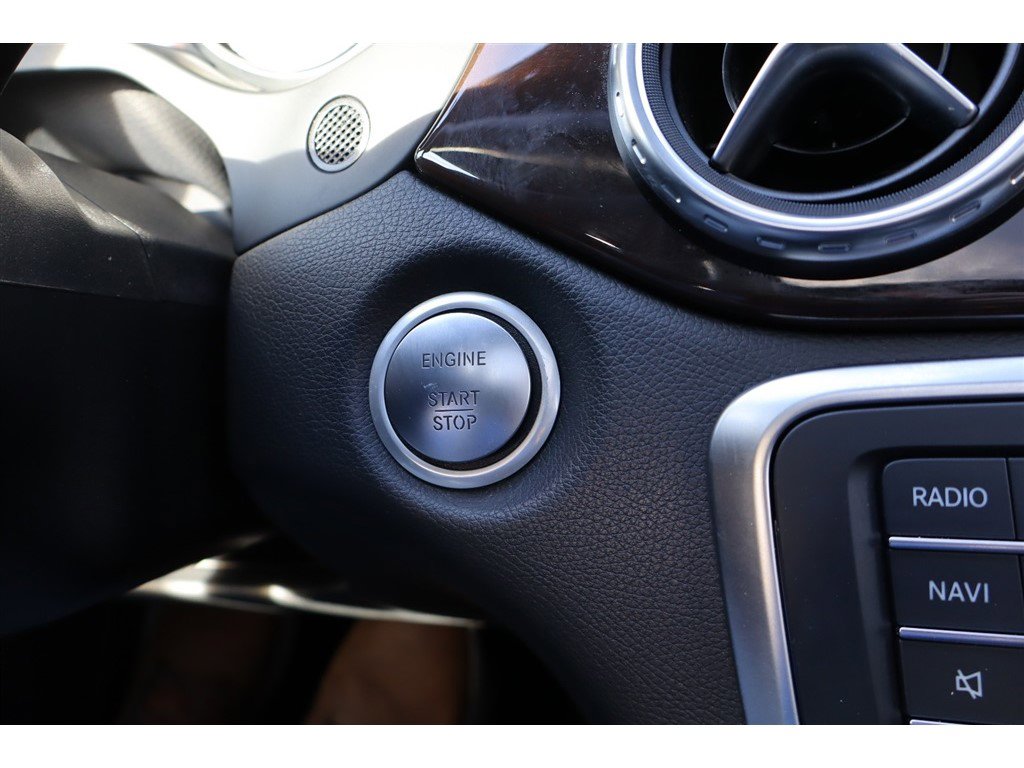 Used 2017 Mercedes-Benz GLA 250 4MATIC image 38