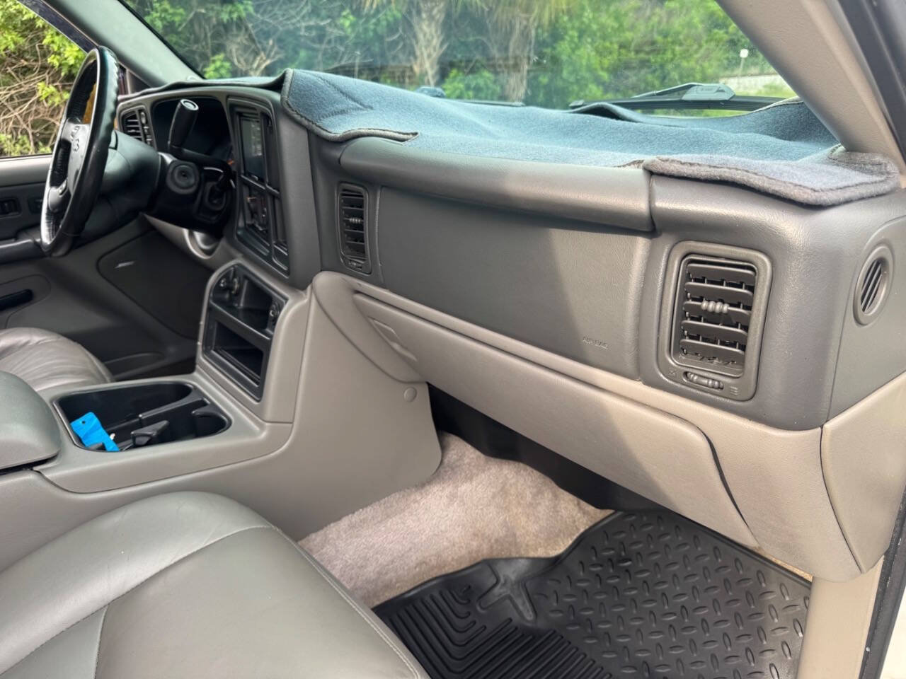 Used 2003 Chevrolet Suburban Z71 AWD/4WD image 11