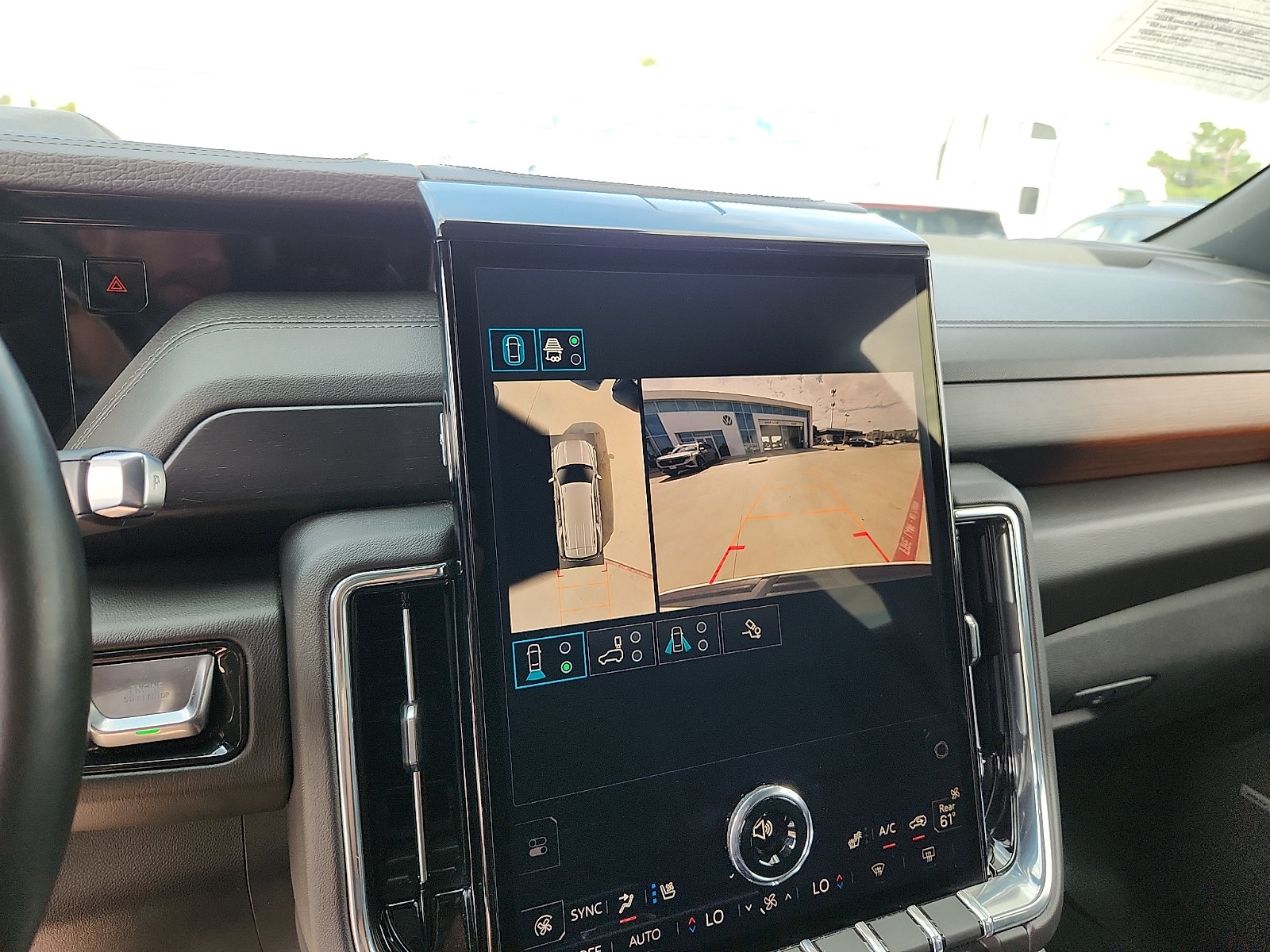 Used 2025 GMC Yukon Denali AWD/4WD image 18