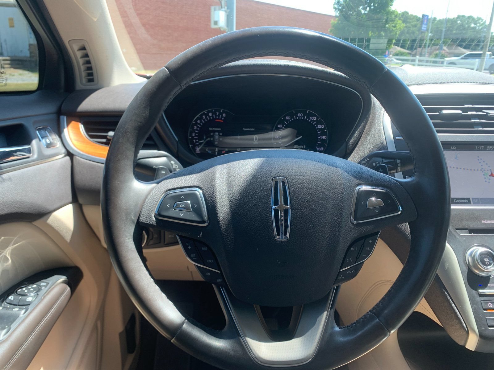 Used 2018 Lincoln MKC Select w/ Select Plus Package AWD/4WD image 28