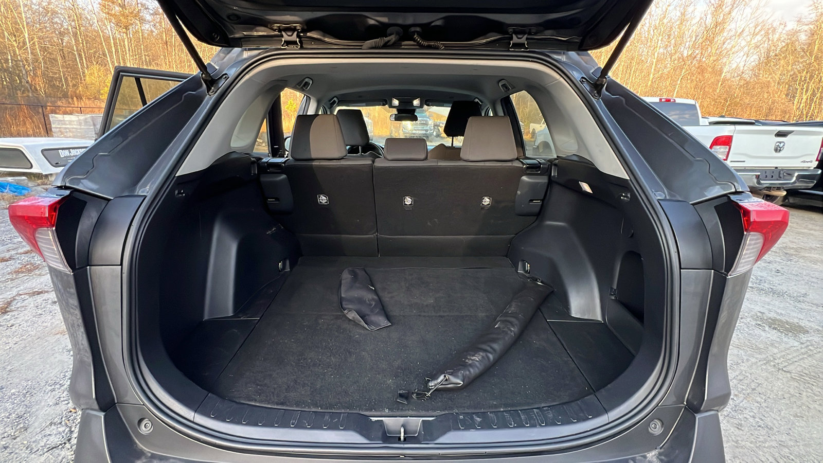 Used 2023 Toyota RAV4 XLE image 13