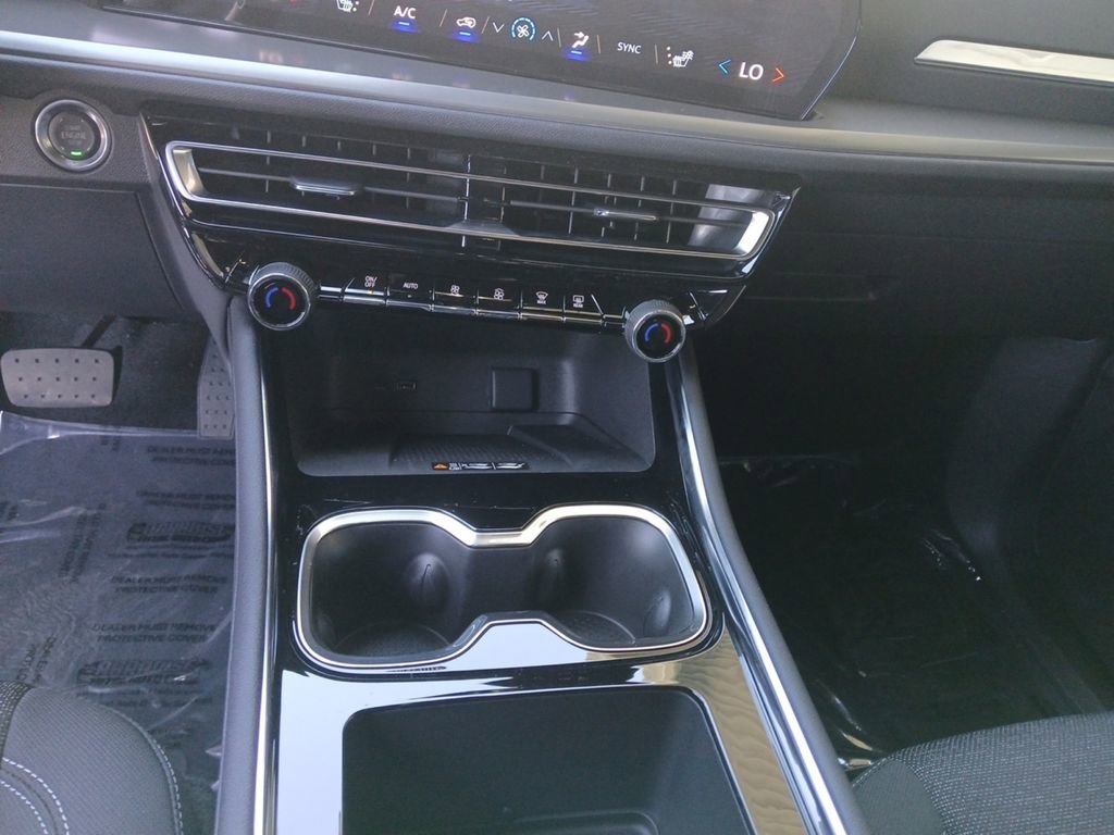 New 2026 Chevrolet Traverse LT w/ Driver Confidence Package image 15