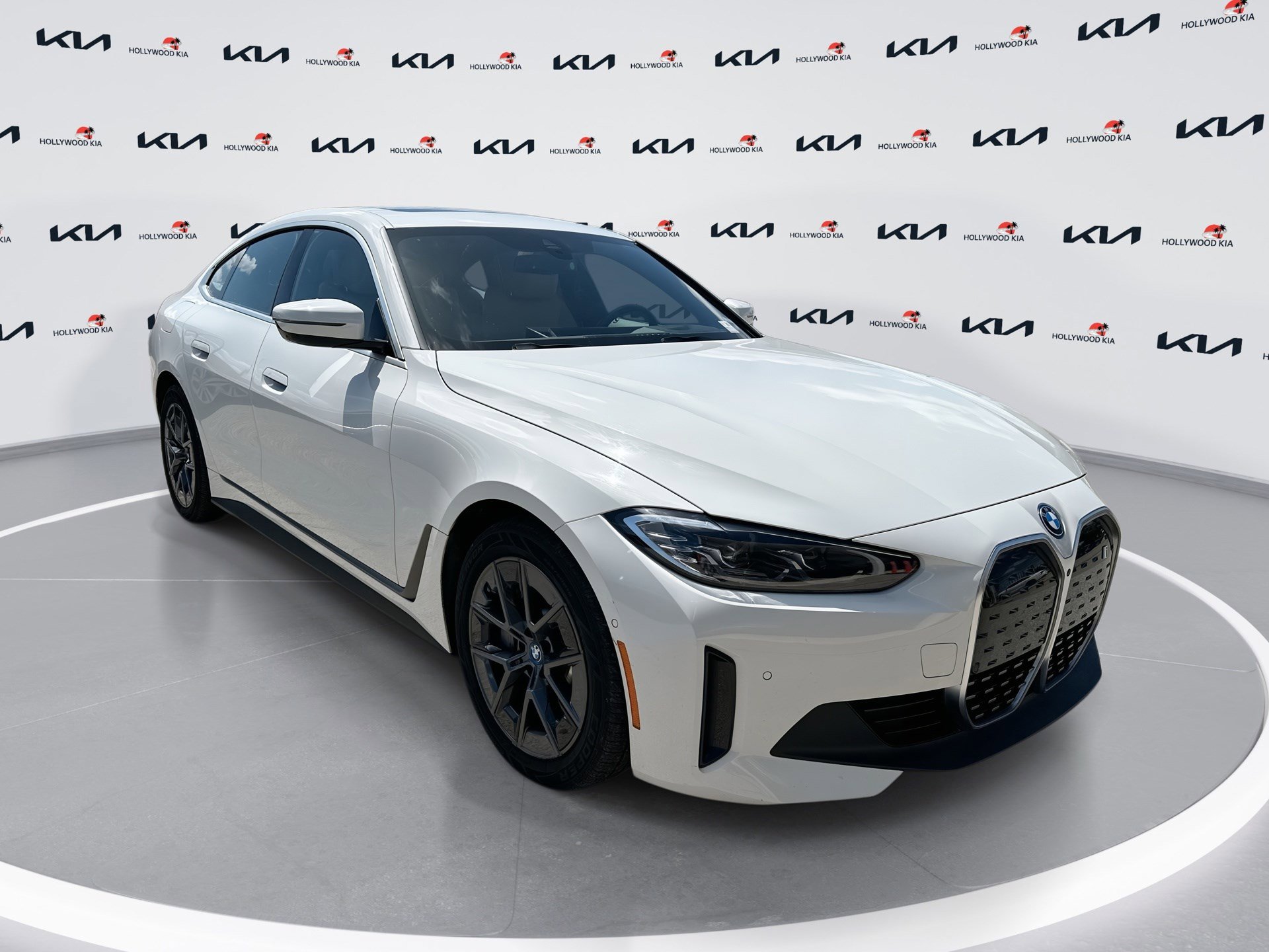 Used 2024 BMW i4 xDrive40i image 1