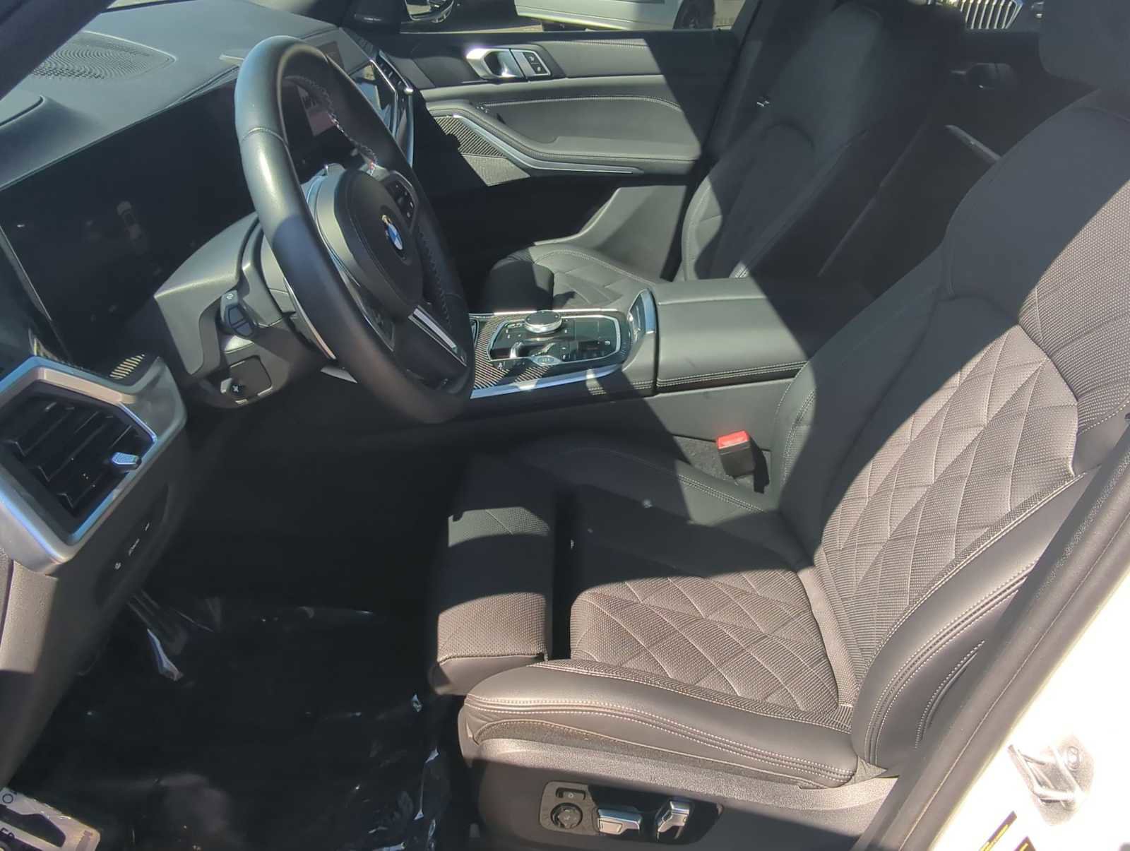 Used 2025 BMW X5 M60i w/ Climate Comfort Package image 10