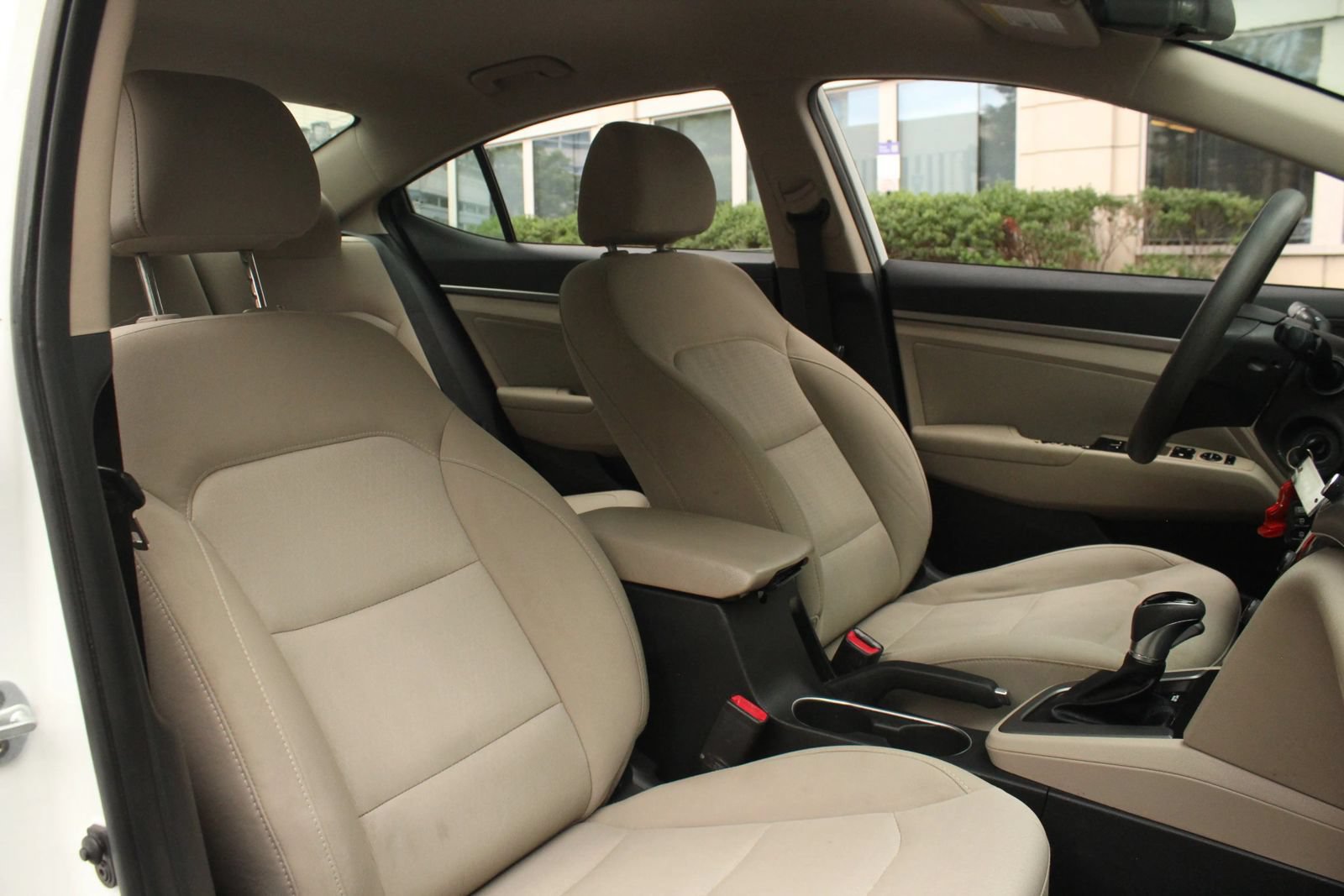 Used 2017 Hyundai Elantra SE FWD image 25
