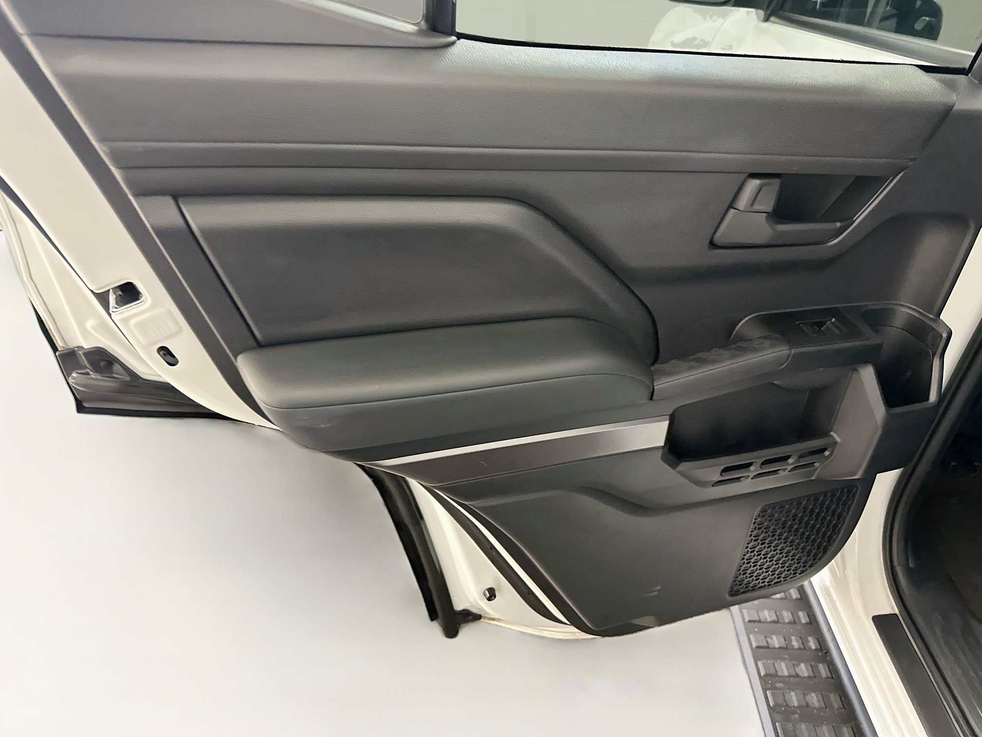 Used 2025 Toyota 4Runner SR5 AWD/4WD image 27