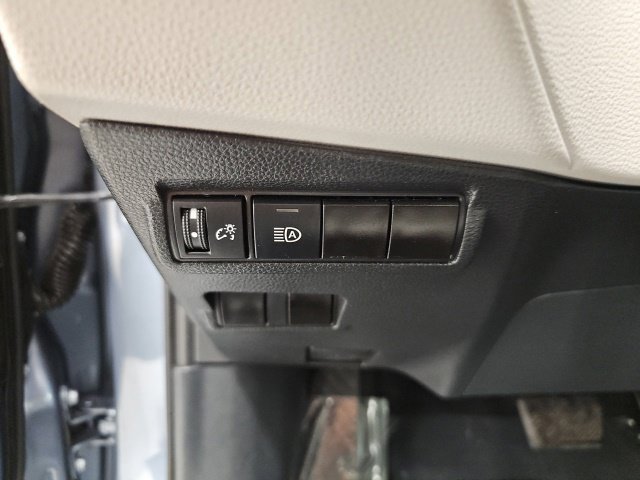 Certified 2024 Toyota Corolla Cross L AWD/4WD image 18