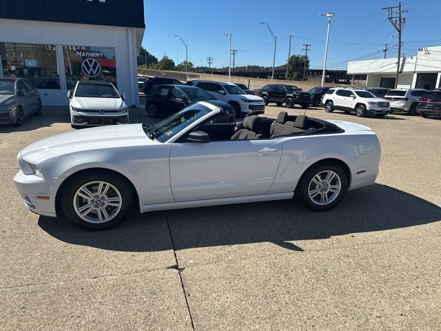 Used 2014 Ford Mustang Convertible image 17