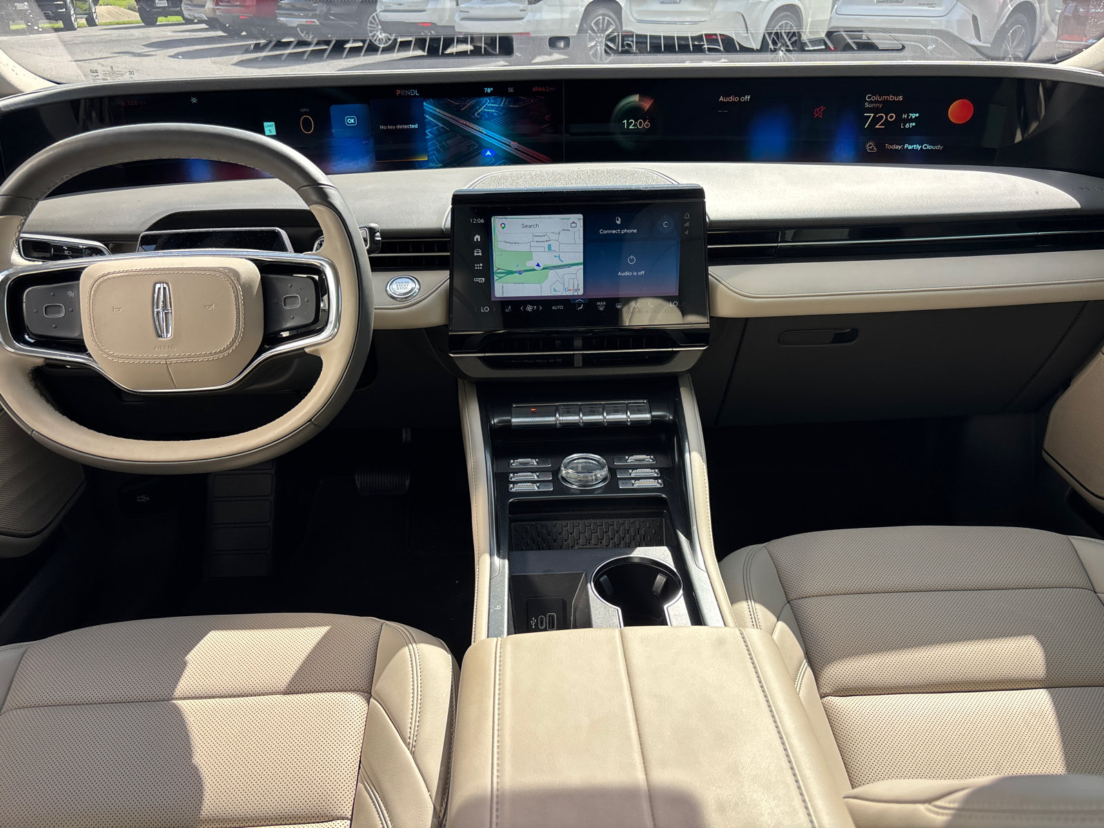 Used 2025 Lincoln Nautilus Premier AWD/4WD image 27