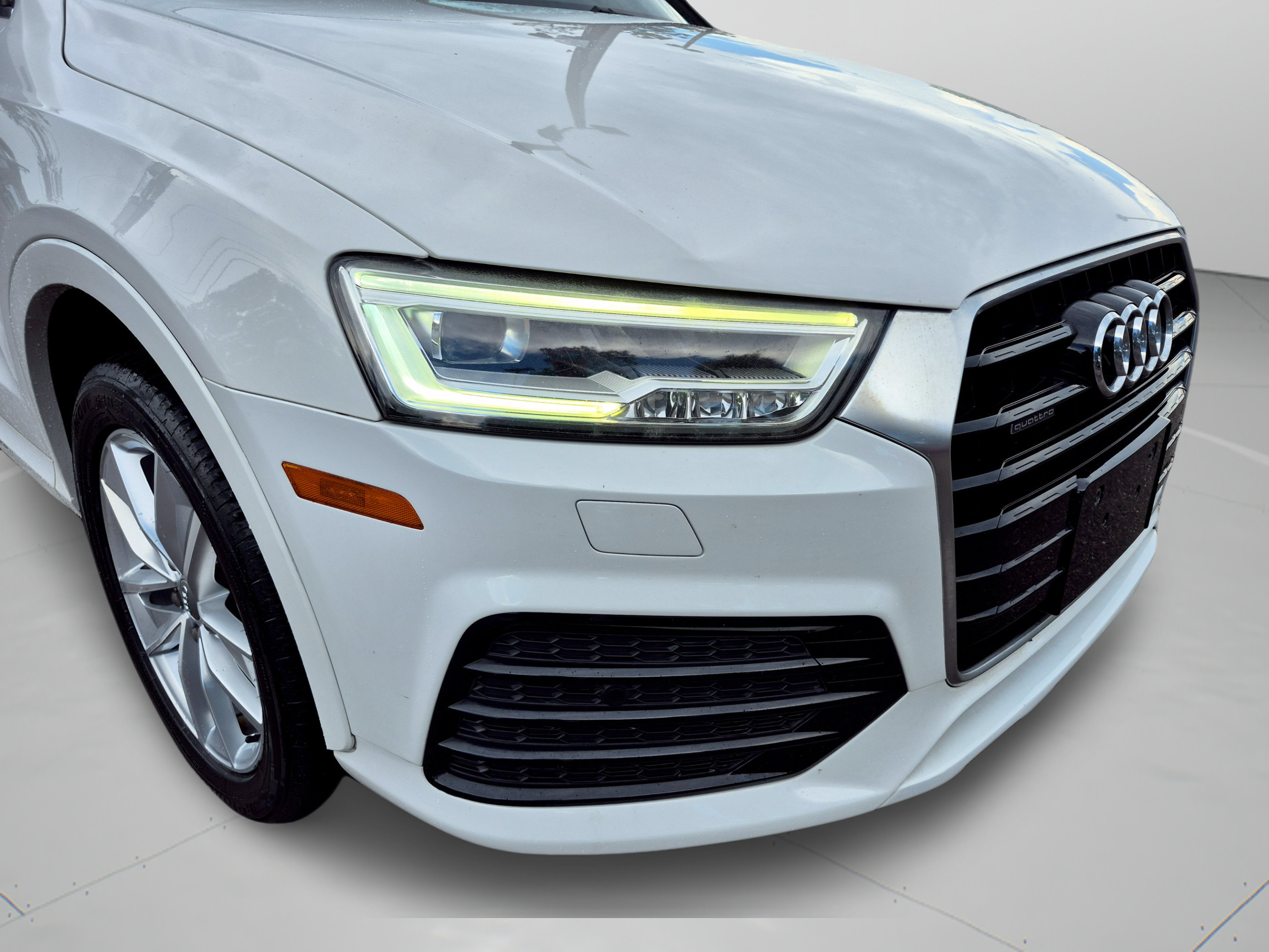 Used 2018 Audi Q3 2.0T Premium Plus w/ Premium Plus Package AWD/4WD image 37