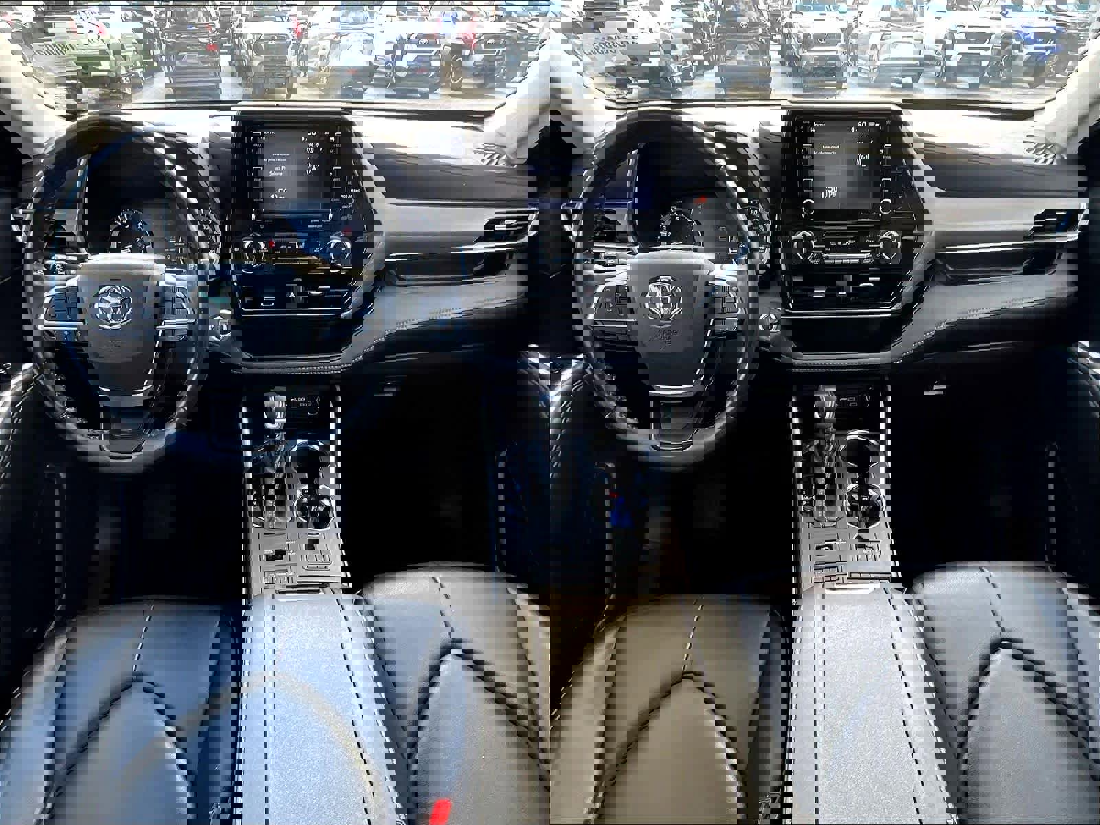 Used 2022 Toyota Highlander XLE image 22