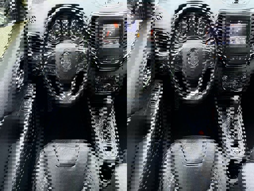 Used 2021 Jeep Cherokee Latitude Lux image 16