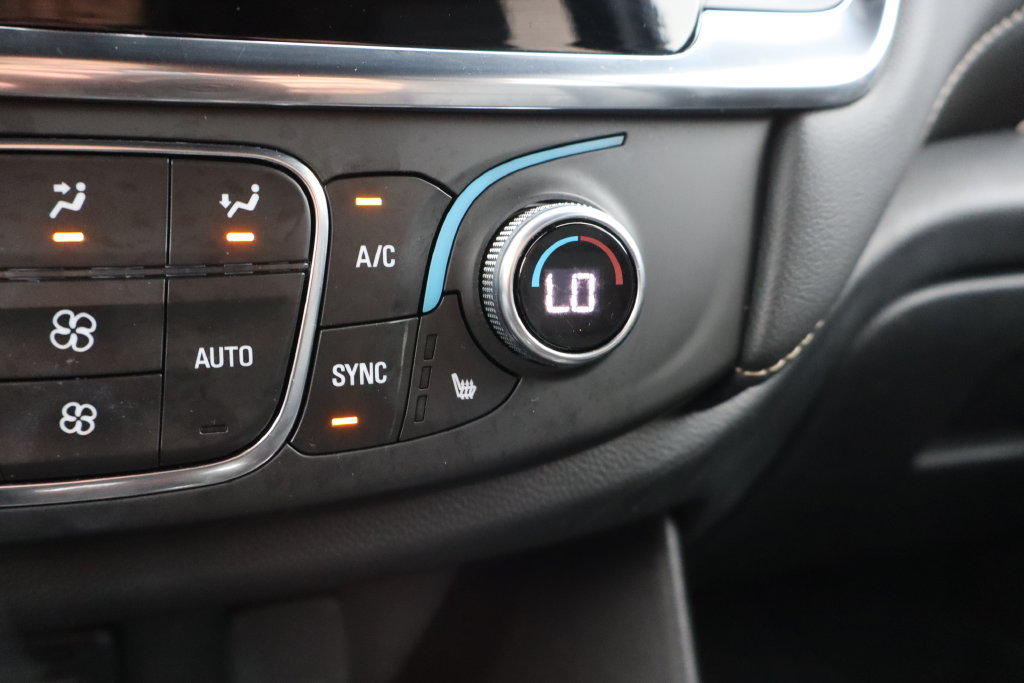 Used 2023 Chevrolet Traverse LT w/ LT Premium Package AWD/4WD image 15