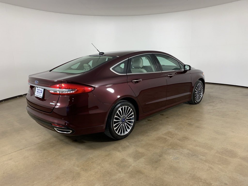Used 2017 Ford Fusion SE w/ Fusion SE Technology Package image 8