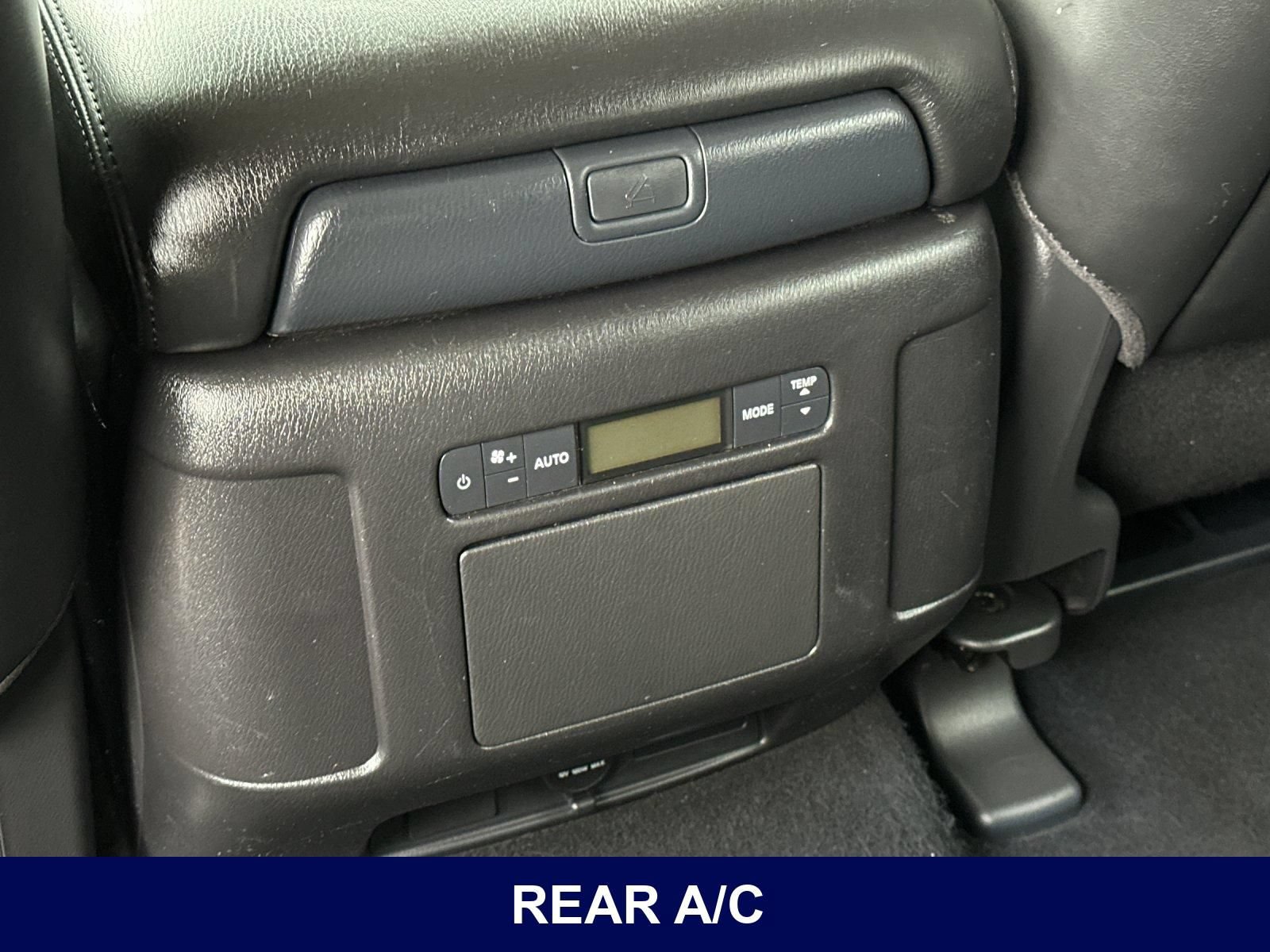 Used 2024 Nissan Armada SV AWD/4WD image 17