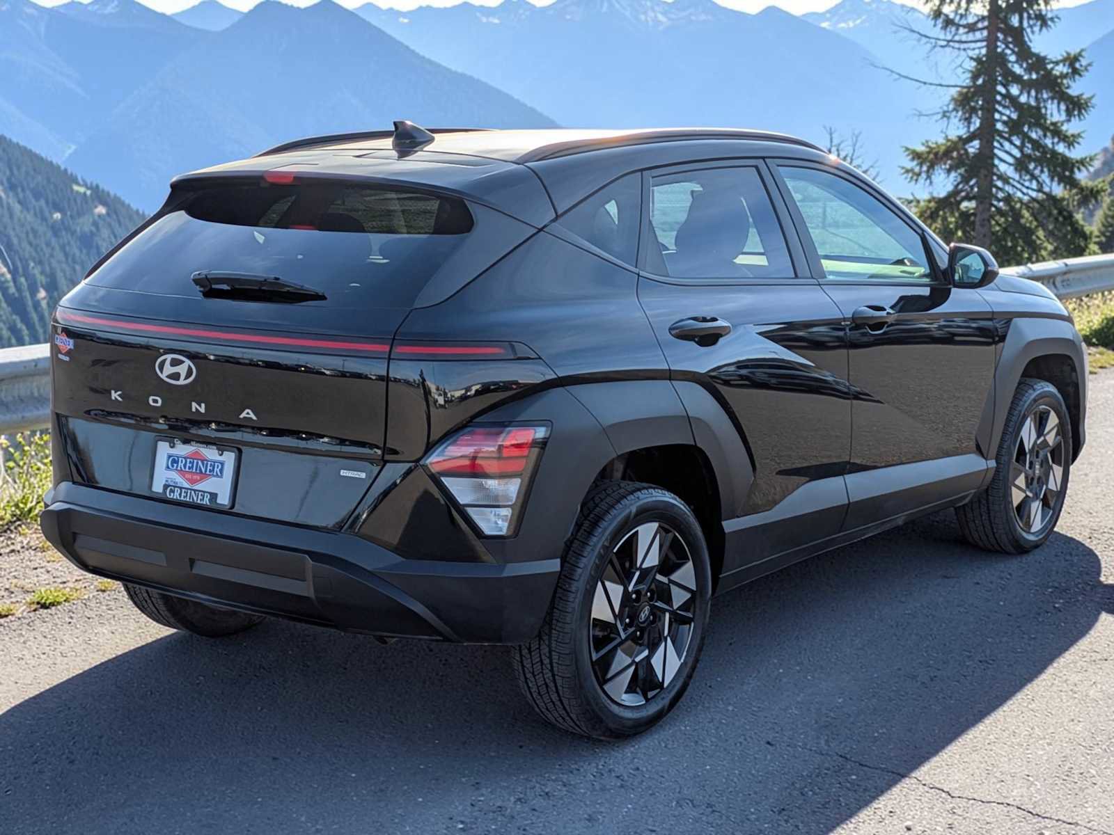 Used 2025 Hyundai Kona SEL AWD/4WD image 6