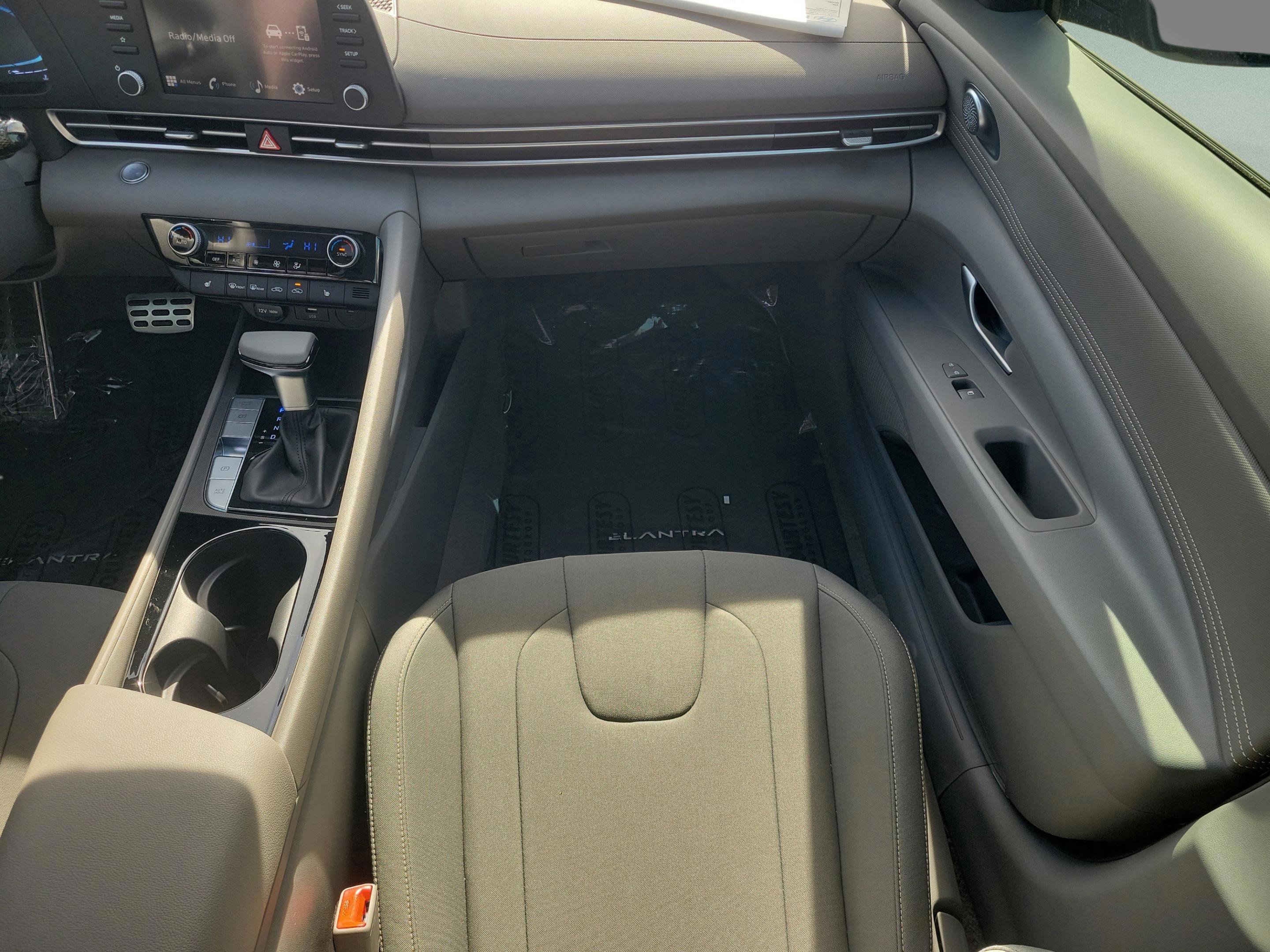 New 2026 Hyundai Elantra SEL Sport image 25