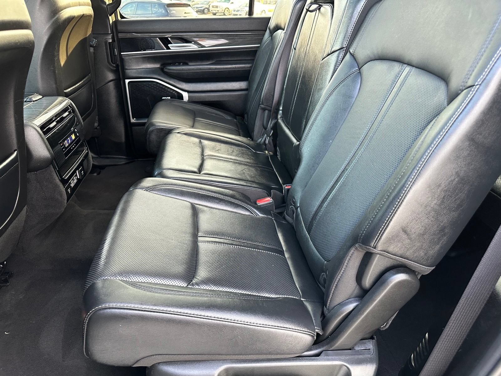 Used 2022 Jeep Wagoneer Series II w/ Premium Group I RWD image 15