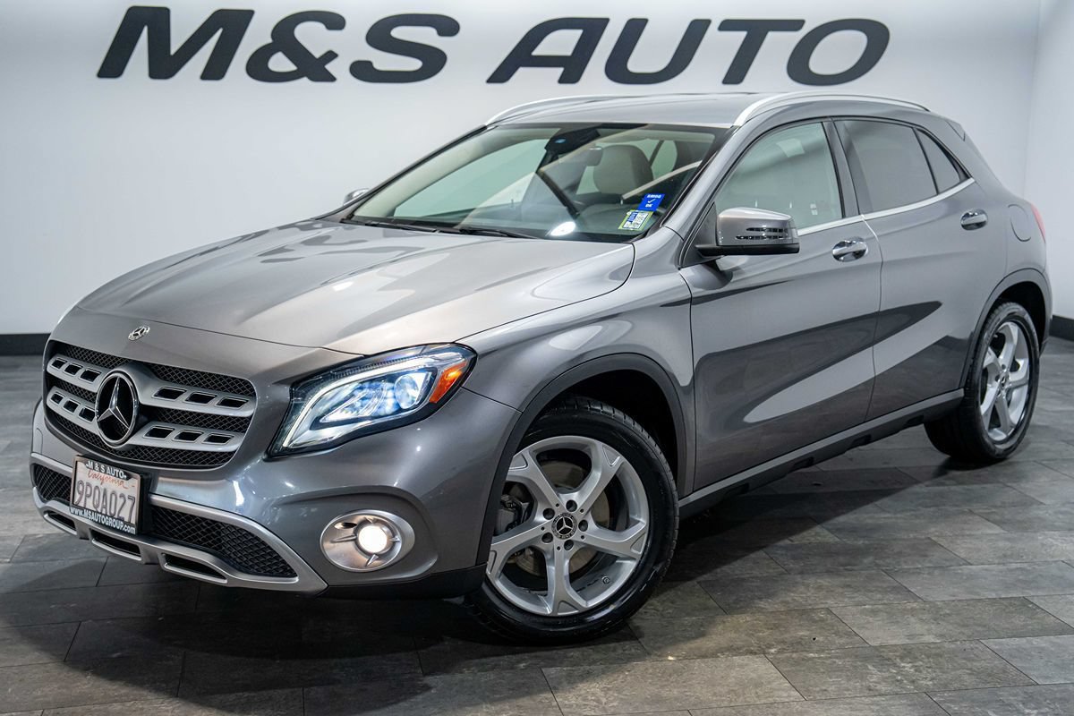 Used 2020 Mercedes-Benz GLA 250 4MATIC w/ Premium Package image 2