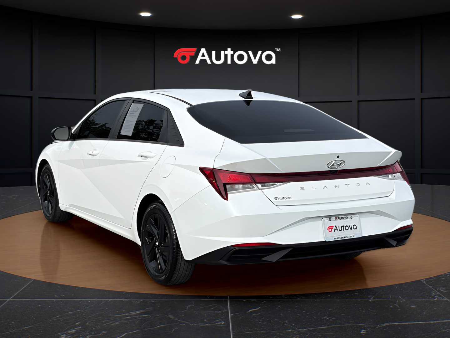 Used 2022 Hyundai Elantra SEL w/ Convenience Package FWD image 3