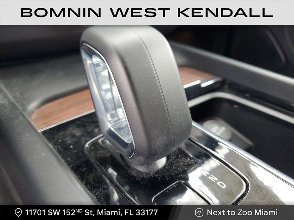 Used 2023 Volvo XC60 T8 Plus image 21