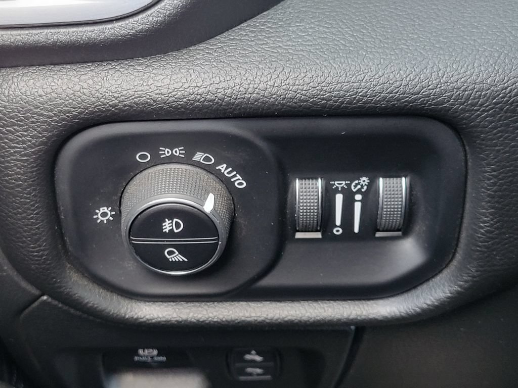 Used 2025 RAM 1500 Big Horn AWD/4WD image 12