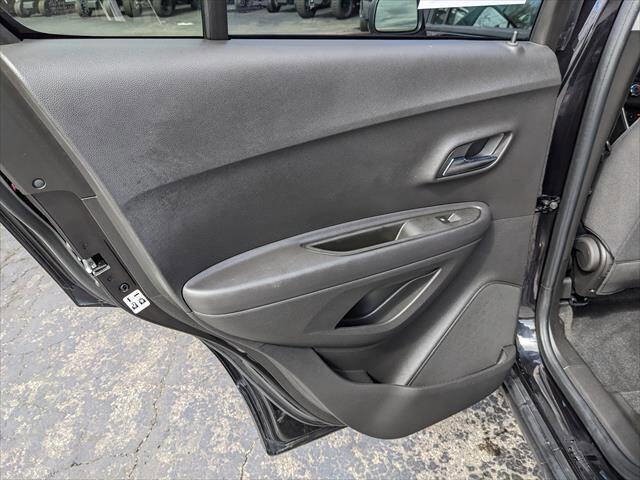 Used 2020 Chevrolet Trax LS w/ Tint and Cruise Package image 12