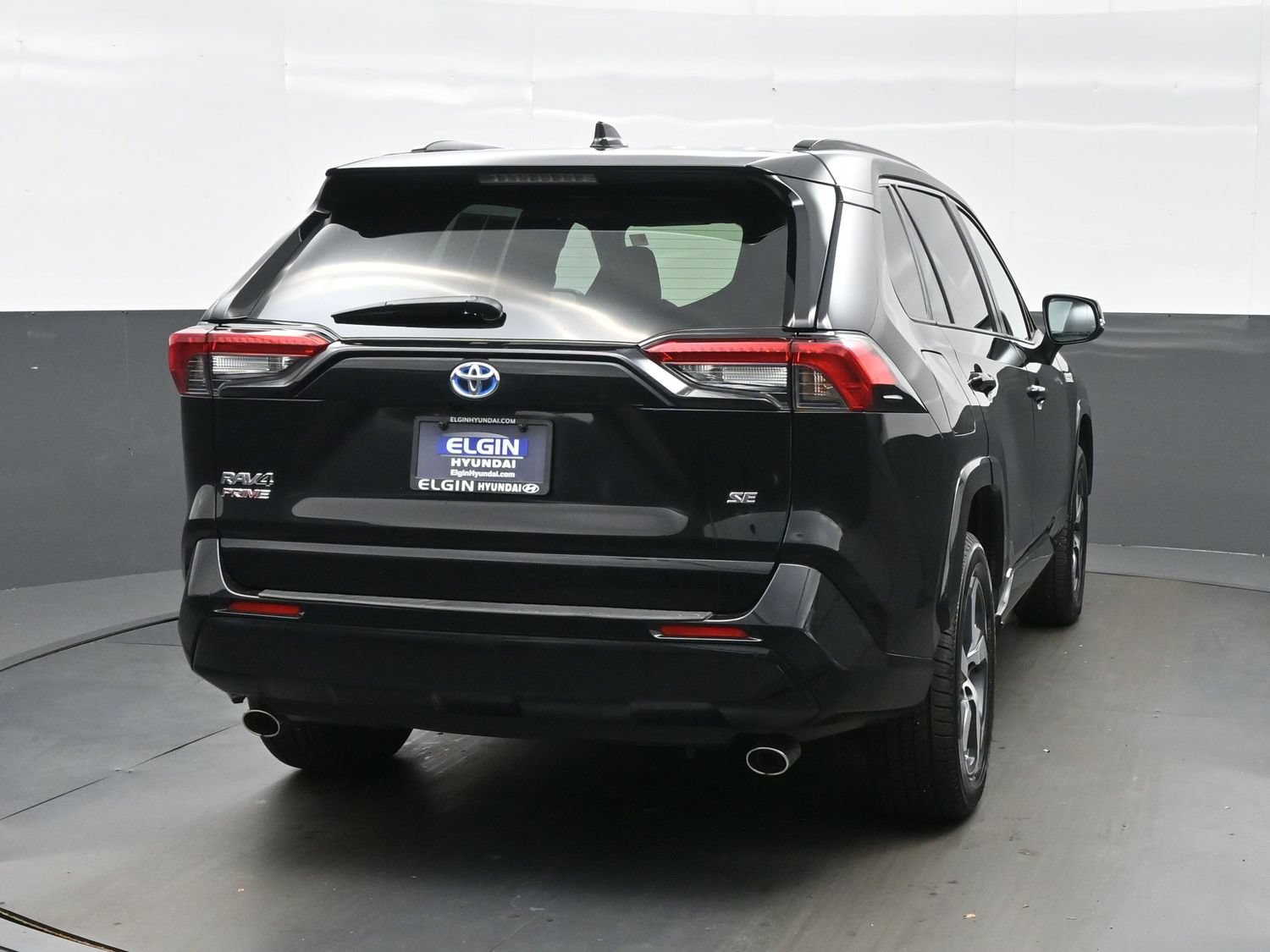 Used 2021 Toyota RAV4 SE w/ Weather & Moonroof Package AWD/4WD image 5