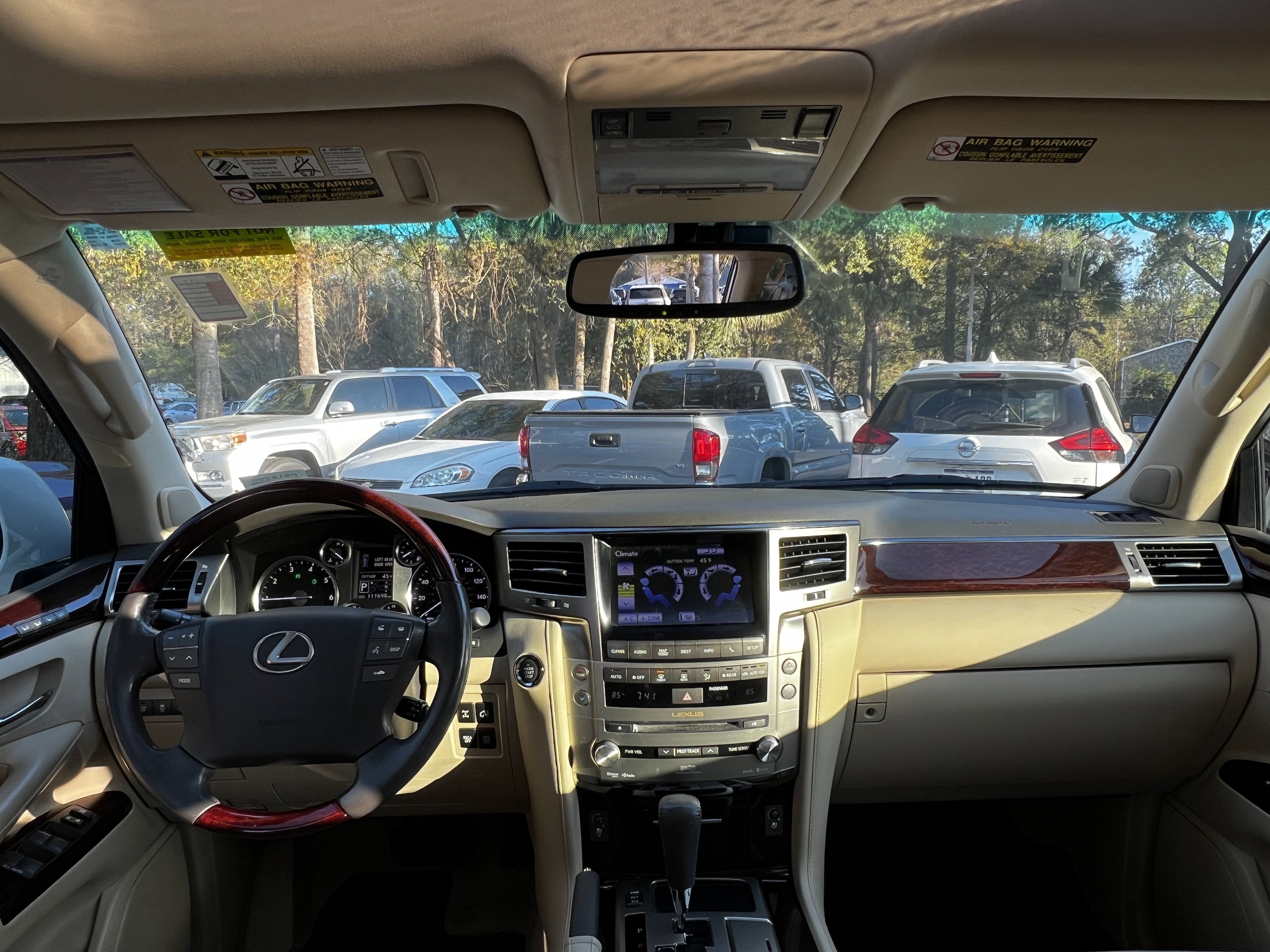 Used 2014 Lexus LX 570 4WD image 35