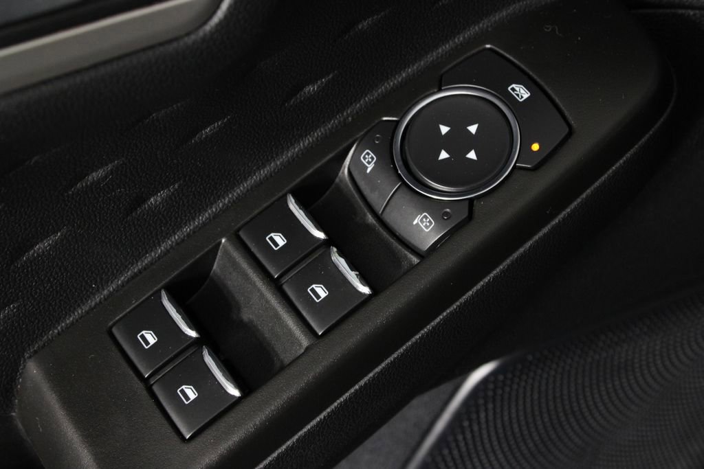 Used 2020 Ford Escape SE image 23