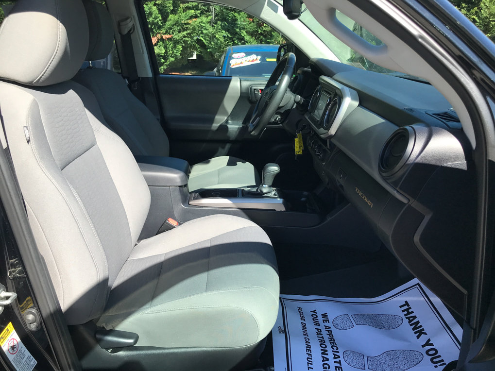 Used 2017 Toyota Tacoma SR5 AWD/4WD image 28