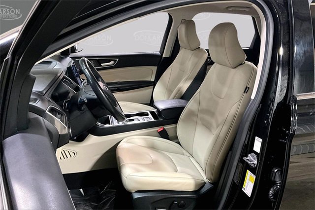 Used 2022 Ford Edge Titanium image 13