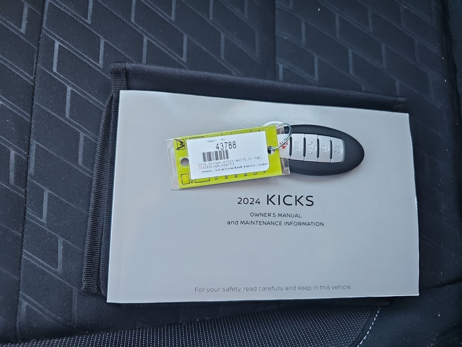 Used 2024 Nissan Kicks SV FWD image 24