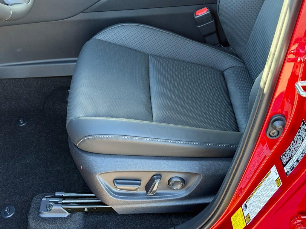 New 2025 Toyota Crown Signia Limited AWD (Natl) image 15