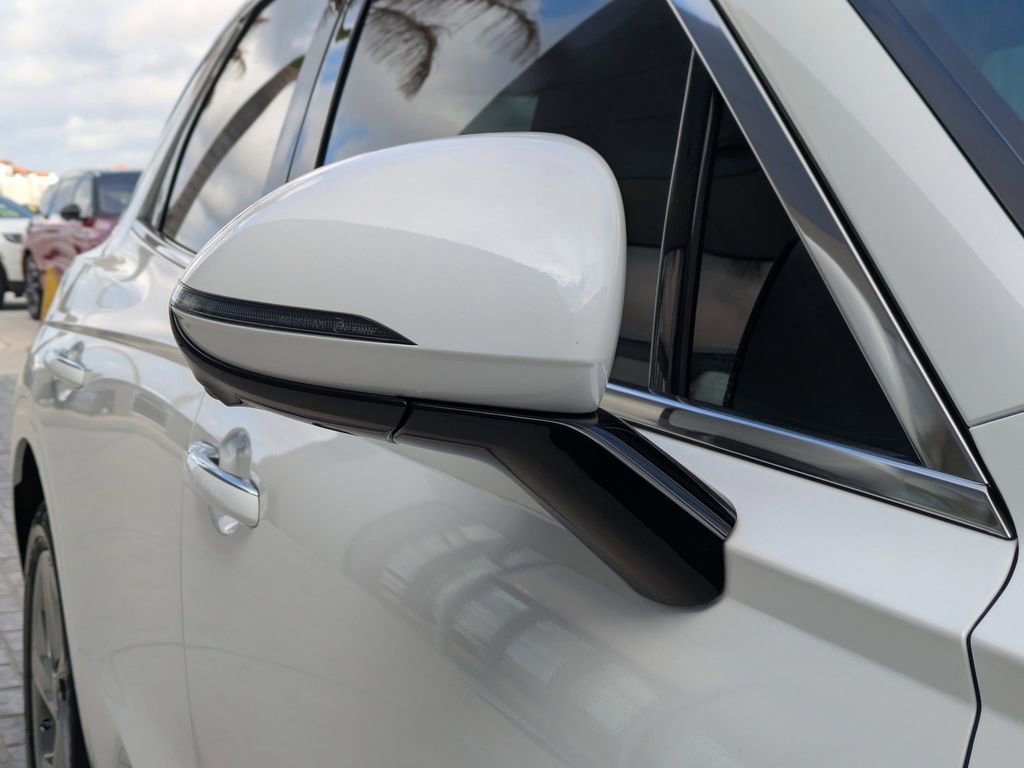 Used 2026 Genesis GV70 2.5T Advanced image 13