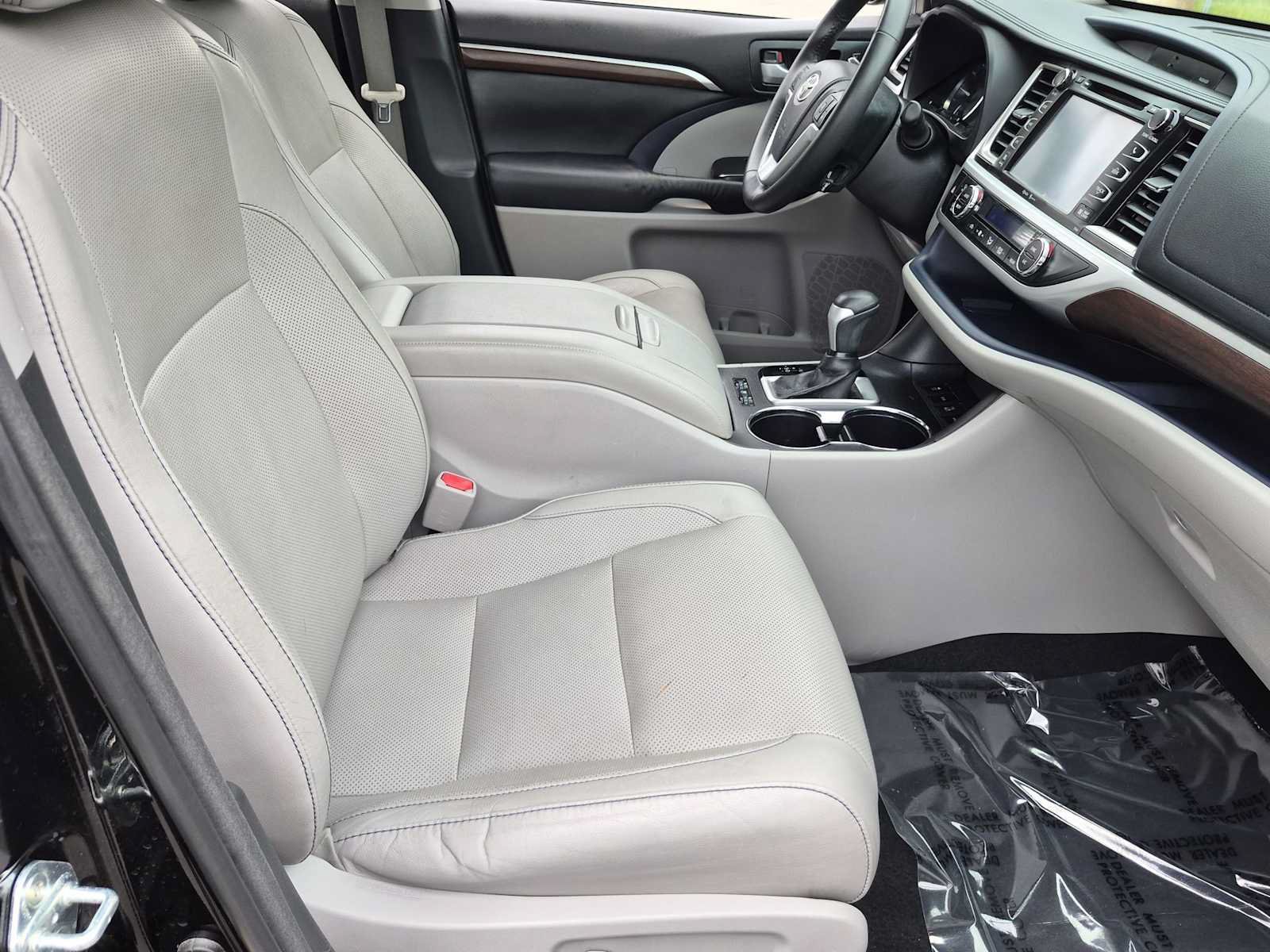 Used 2015 Toyota Highlander Limited AWD/4WD image 22