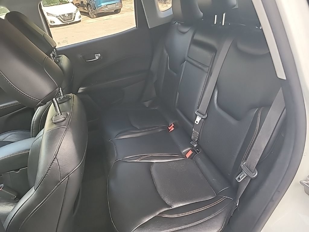 Used 2017 Jeep Compass Limited w/ Navigation Group AWD/4WD image 10