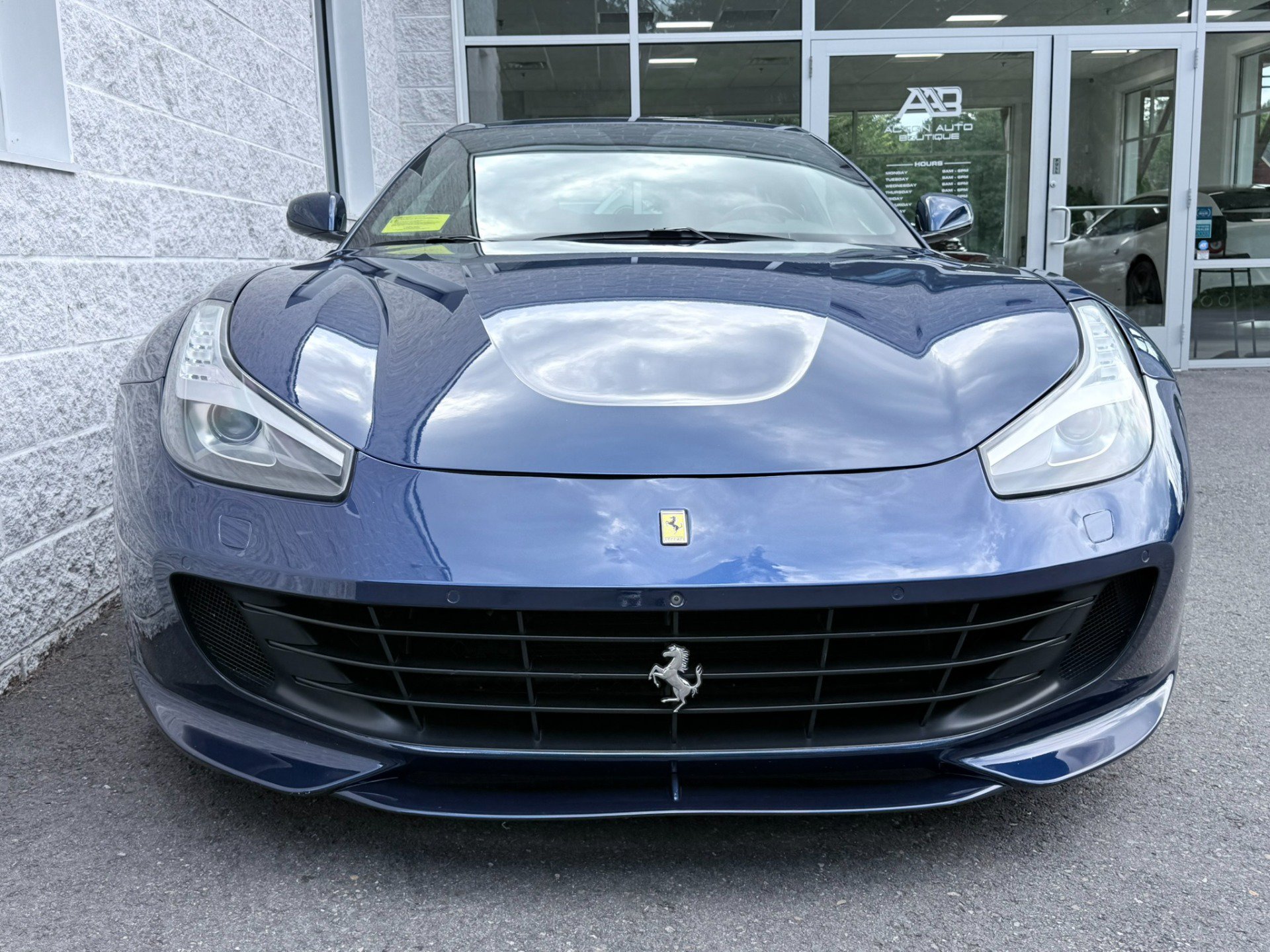 Used 2019 Ferrari GTC4Lusso AWD/4WD image 8
