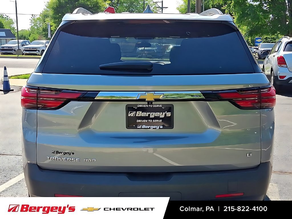 Used 2023 Chevrolet Traverse LT w/ LPO, Floor Liner Package AWD/4WD image 6