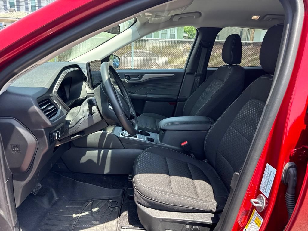 Used 2023 Ford Escape Active w/ Tech Pack #1 AWD/4WD image 6