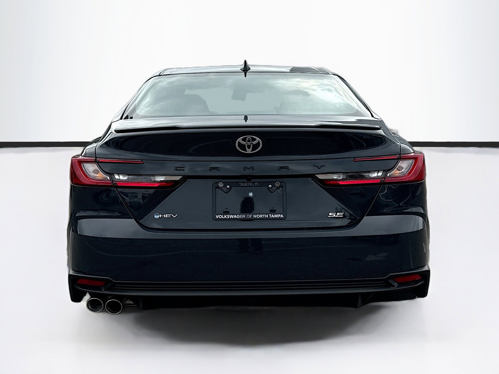 Used 2025 Toyota Camry SE image 4