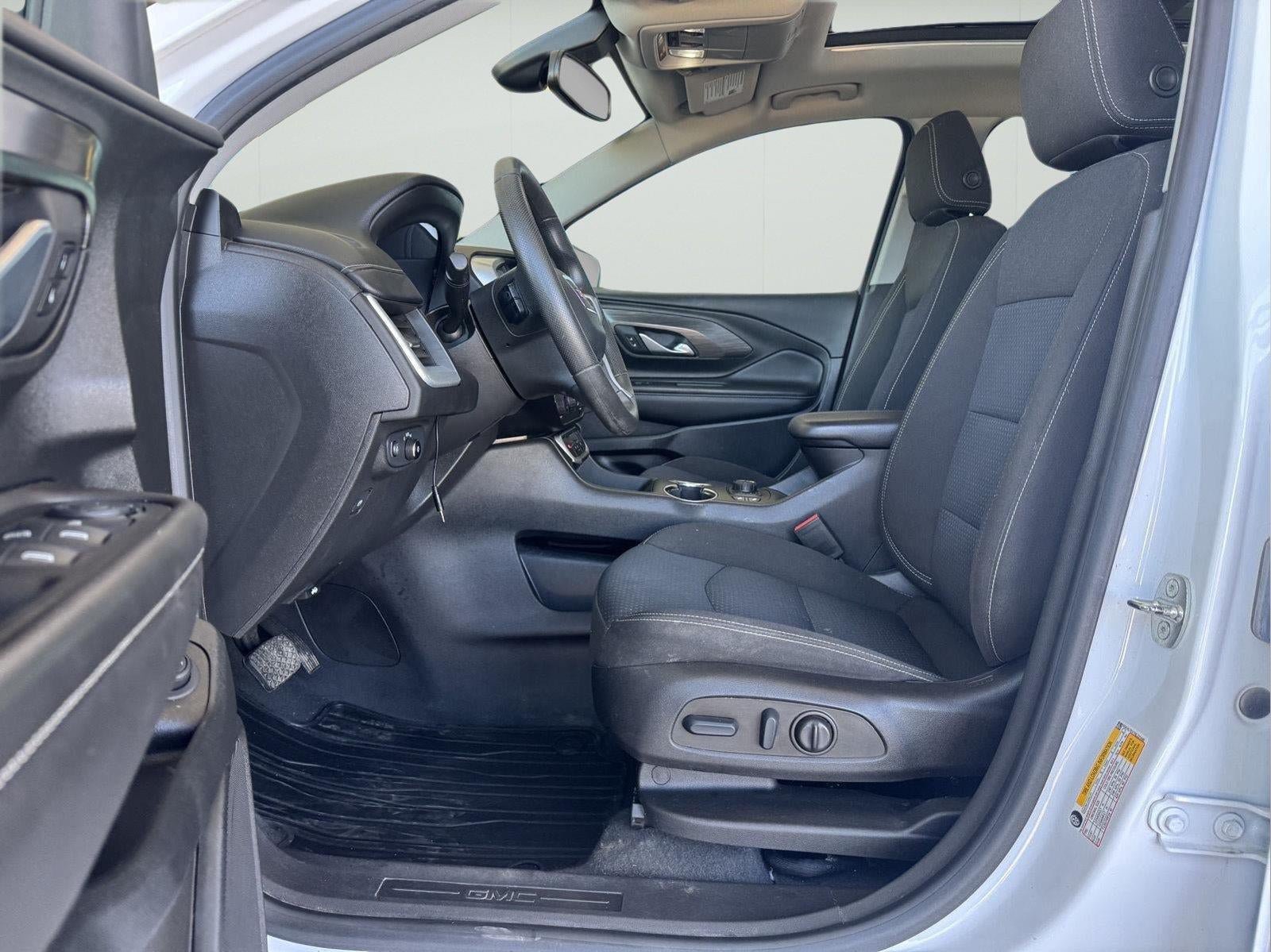 Used 2022 GMC Terrain SLE w/ Driver Convenience Package AWD/4WD image 10