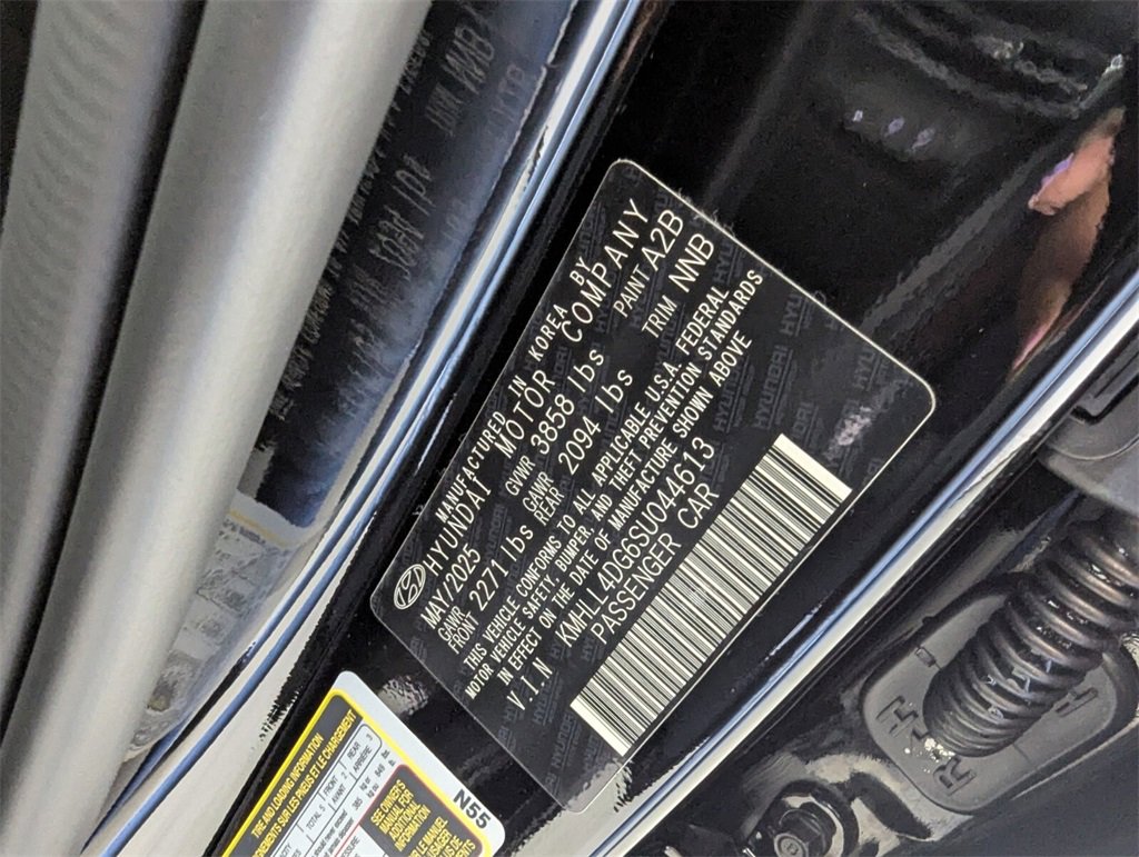 Certified 2025 Hyundai Elantra SE image 28