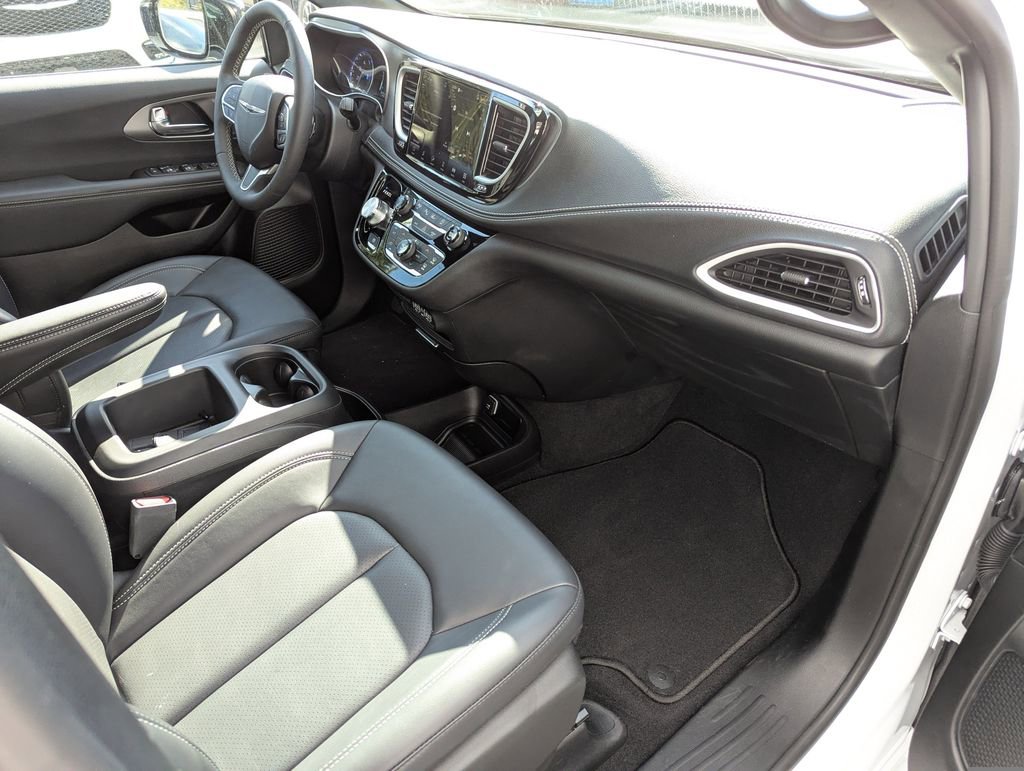 New 2026 Chrysler Pacifica Select FWD image 36