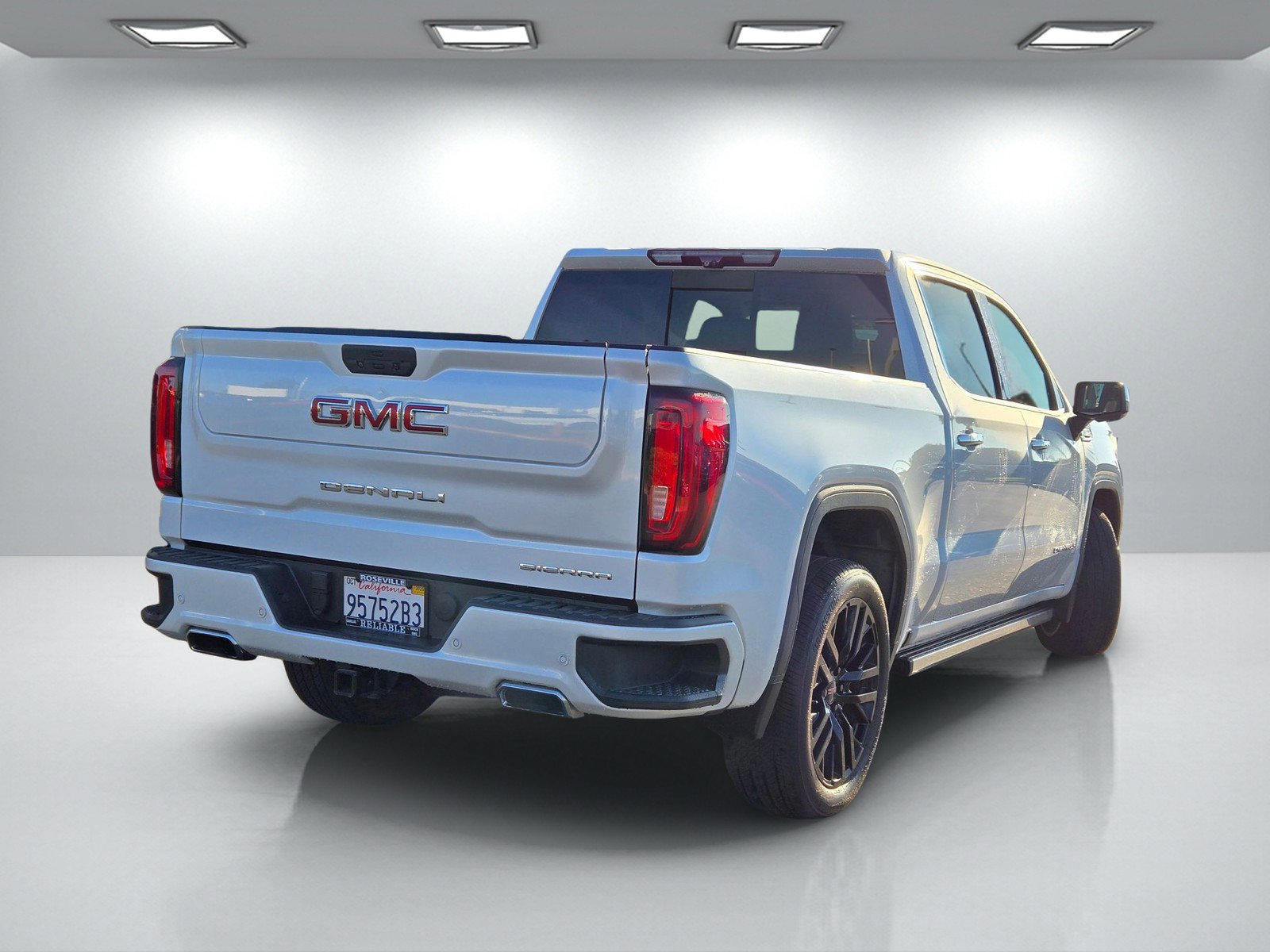Used 2020 GMC Sierra 1500 Denali w/ Denali Ultimate Package image 3