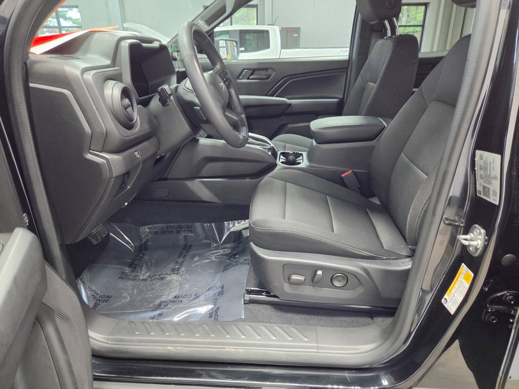 Used 2024 Chevrolet Colorado Trail Boss w/ Advanced Trailering Package AWD/4WD image 27