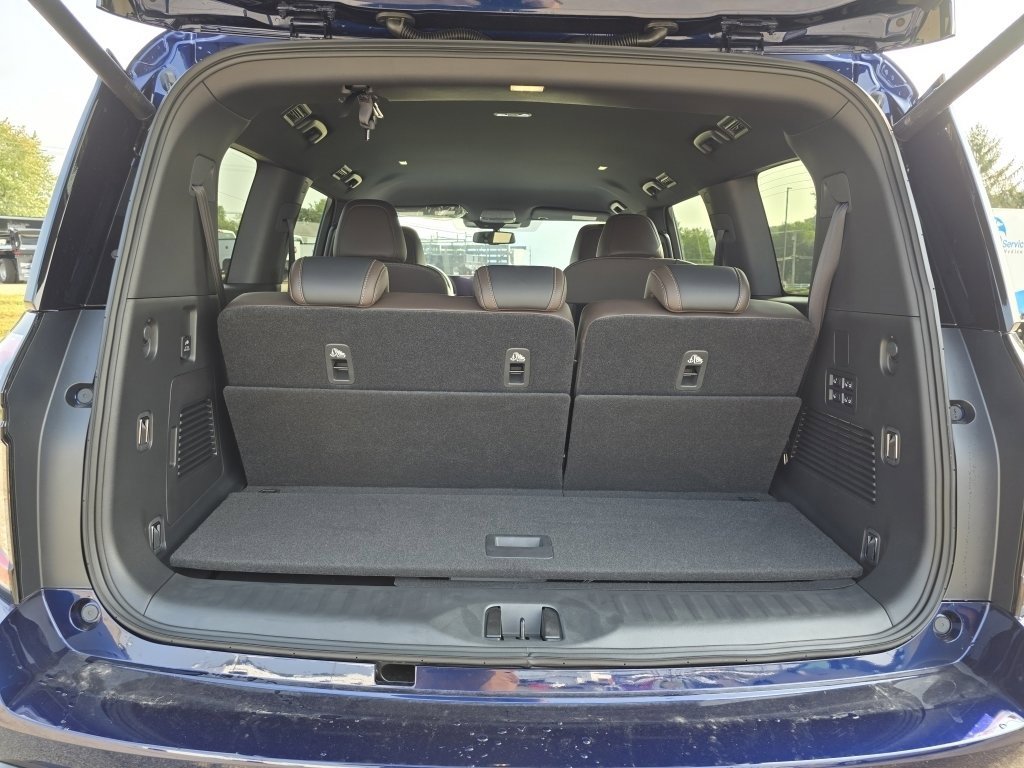 New 2025 Nissan Armada SL w/ Captain's Chari Seat Package image 10