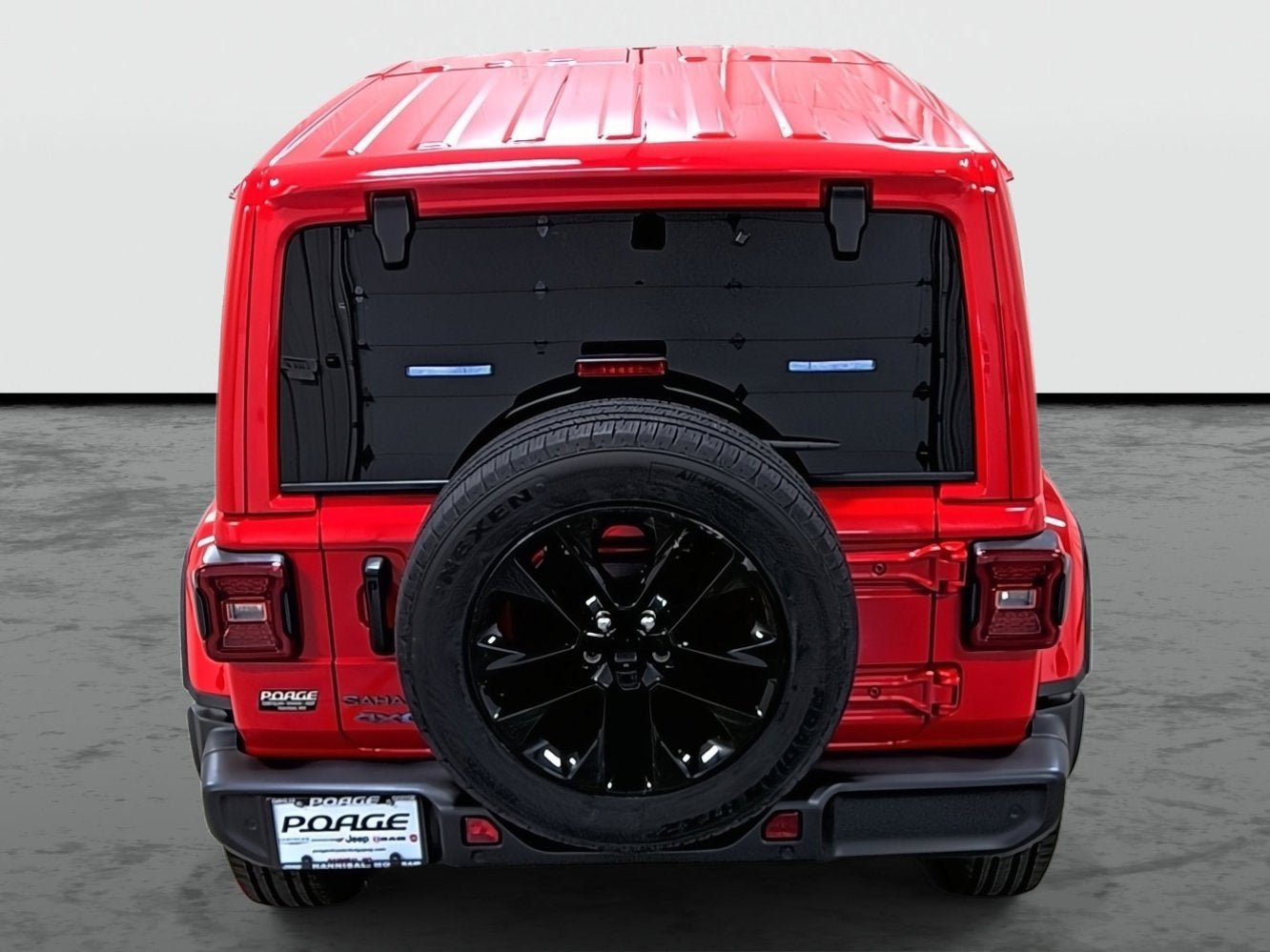 Used 2025 Jeep Wrangler Unlimited Sahara w/ Safety Group AWD/4WD image 3