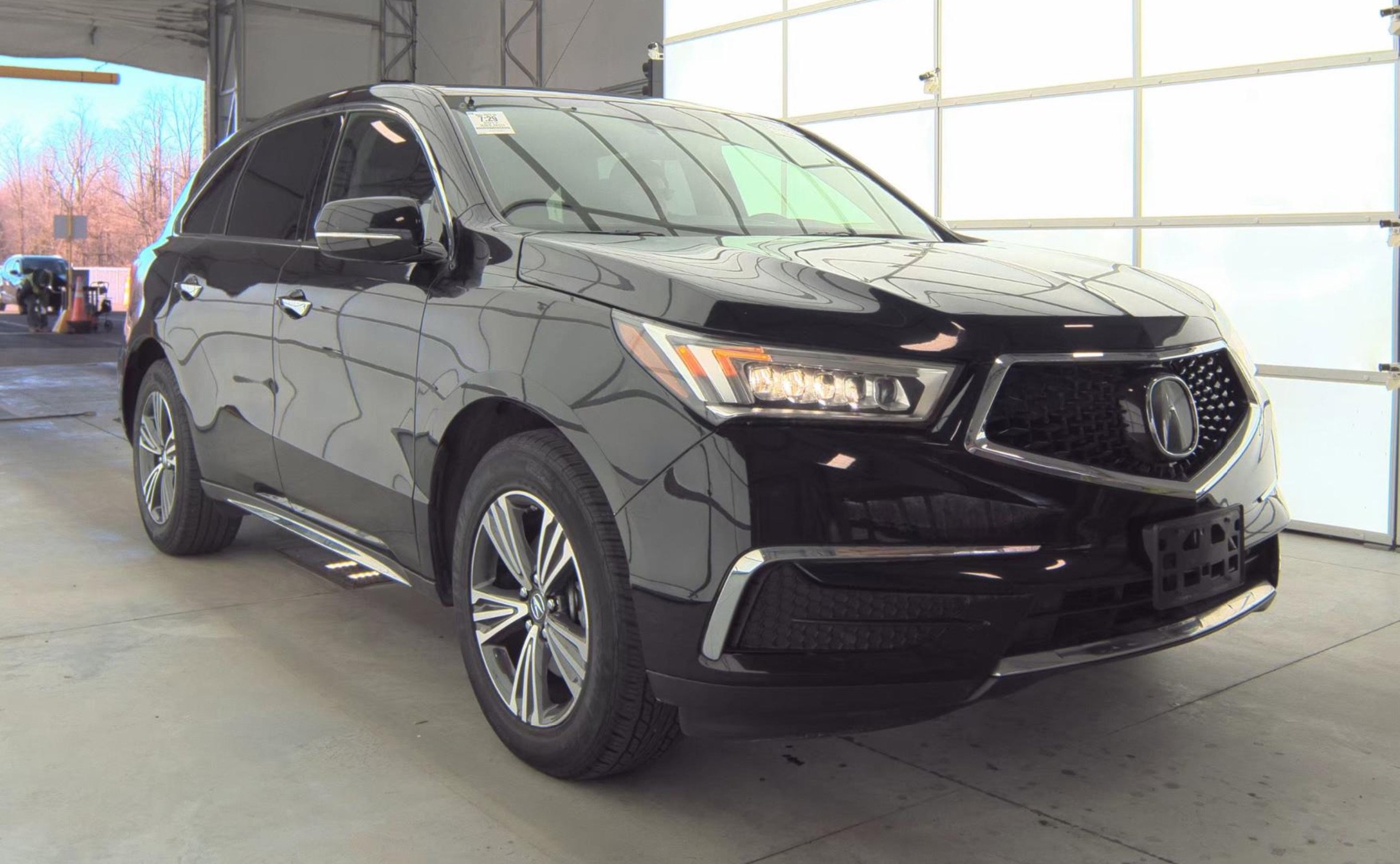 Used 2017 Acura MDX SH-AWD image 3